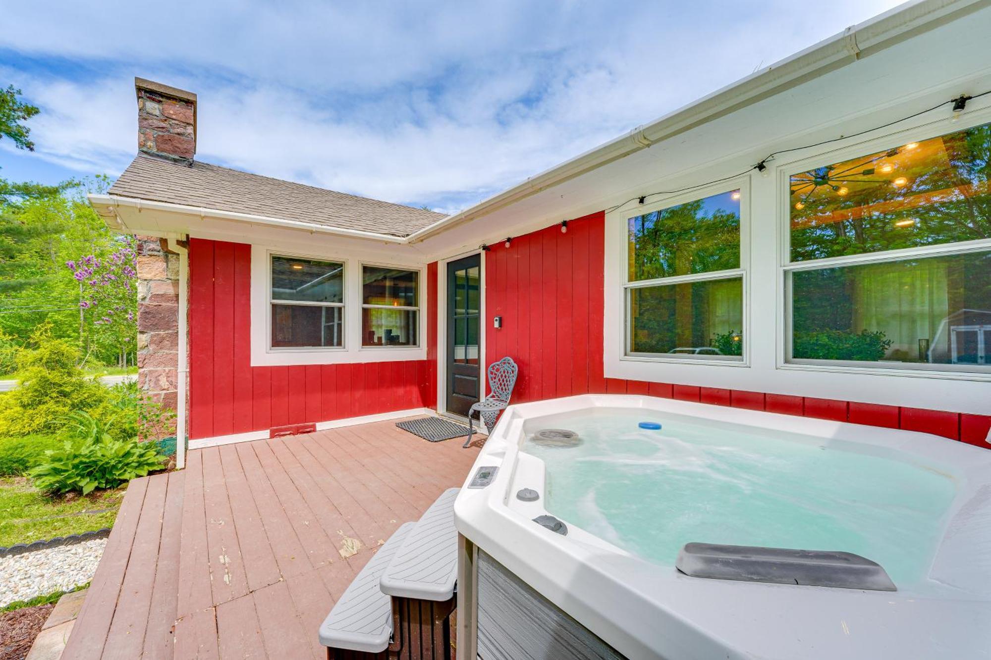 Pet-Friendly Wilmington Retreat With Hot Tub! Villa Exterior photo