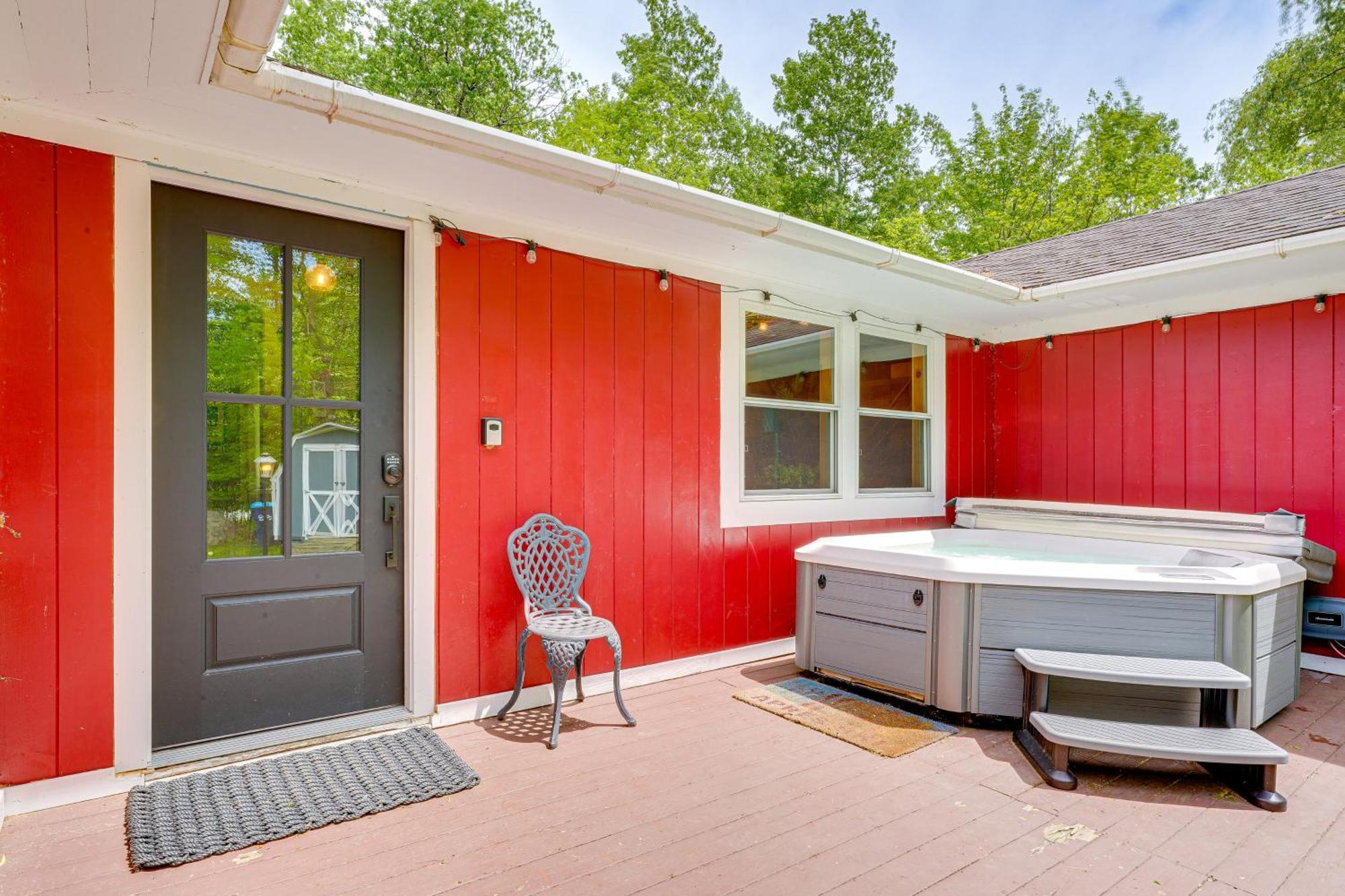 Pet-Friendly Wilmington Retreat With Hot Tub! Villa Exterior photo